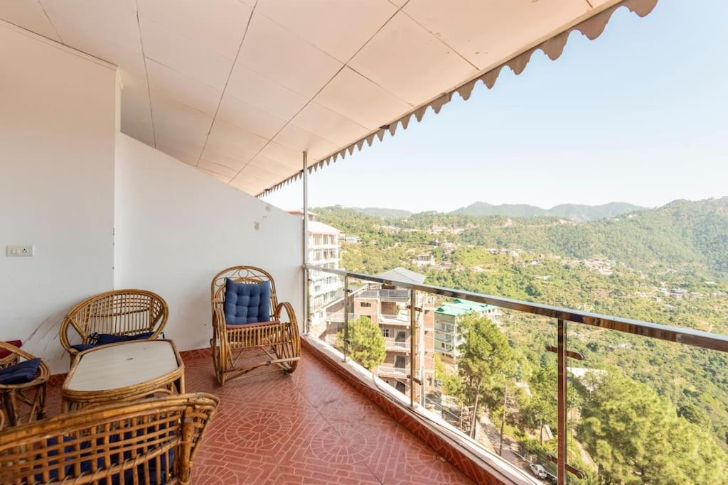 Kasauli Edge Apt With Balcony 外观 照片