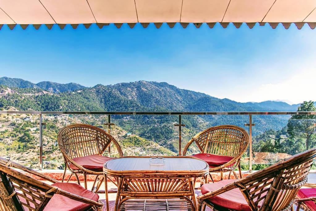 Kasauli Edge Apt With Balcony 外观 照片