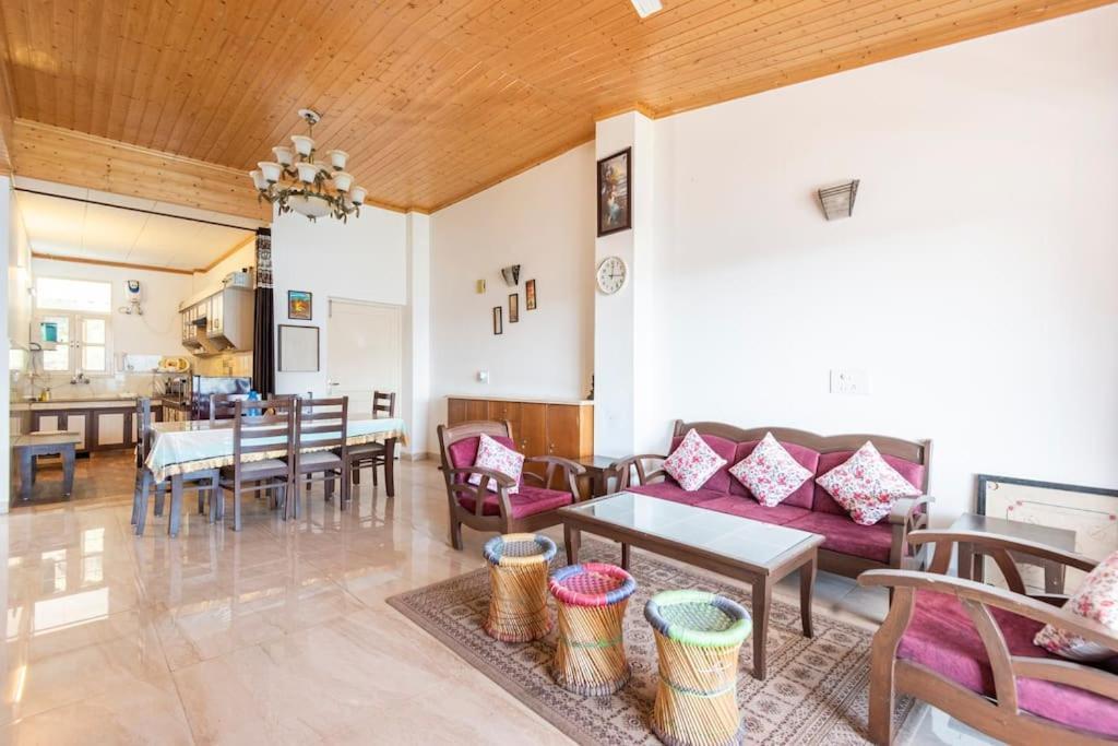 Kasauli Edge Apt With Balcony 外观 照片