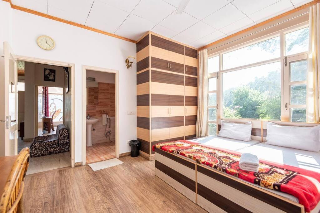 Kasauli Edge Apt With Balcony 外观 照片