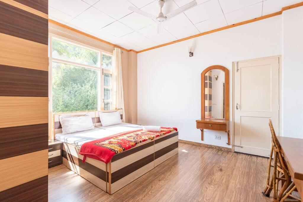 Kasauli Edge Apt With Balcony 外观 照片