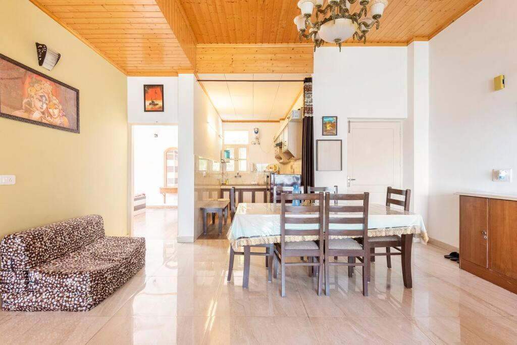Kasauli Edge Apt With Balcony 外观 照片